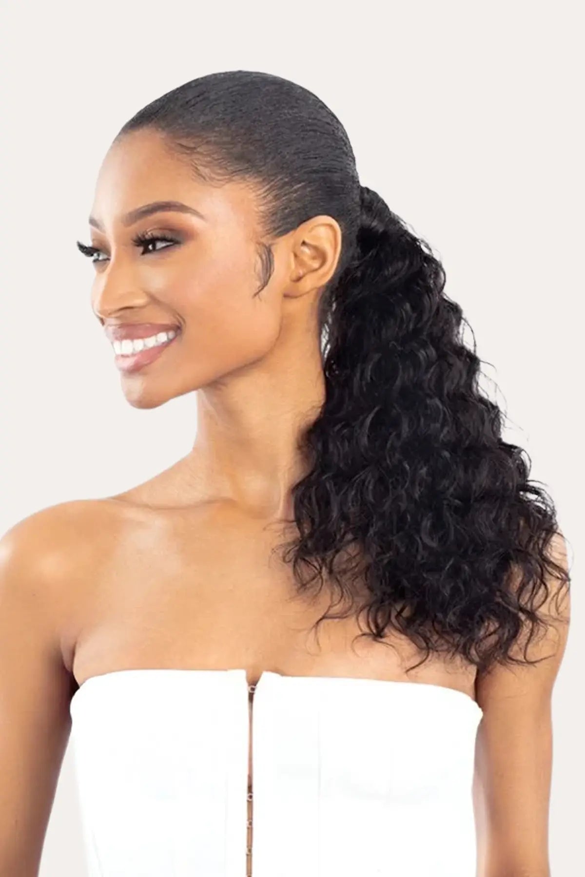 Retail packaging of Shake-N-Go Secret Pocket Pony Pro, featuring an 18-inch Deep Curly texture and 100% Human Hair Ponytail quality.